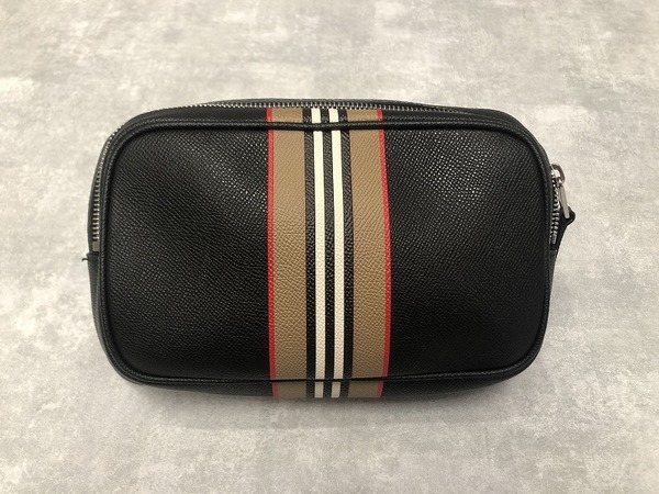 BURBERRY/バーバリー】よりアイコンストライプベルトバッグが買取入荷 