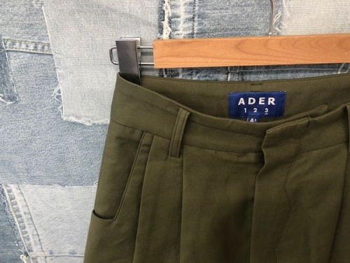 ADERERROR（アーダーエラー）」よりRONIL TROUSERS カーゴパンツ