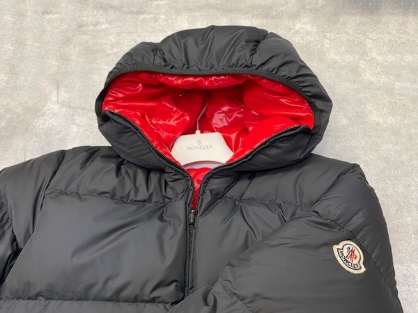 人気のロゴダウンジャケット！「MONCLER（モンクレール）」よりLUMIERE(ルミエール )が入荷致しました。[2020.11.13発行]｜トレファクスタイル川越店｜洋服・古着の買取と販売の専門店｜トレジャーファクトリー（トレファク）のファッションリユース