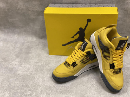 【NIKE/ナイキ】よりAIR JORDAN 4 RETRO LS 'Tour Yellow'を買取