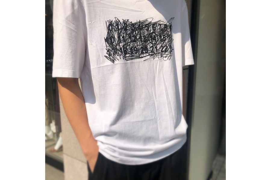 Maison Margiela 14/メゾン マルジェラ】よりScribble Logo Print Tee