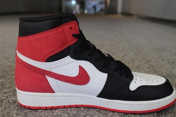 track red air jordan 1