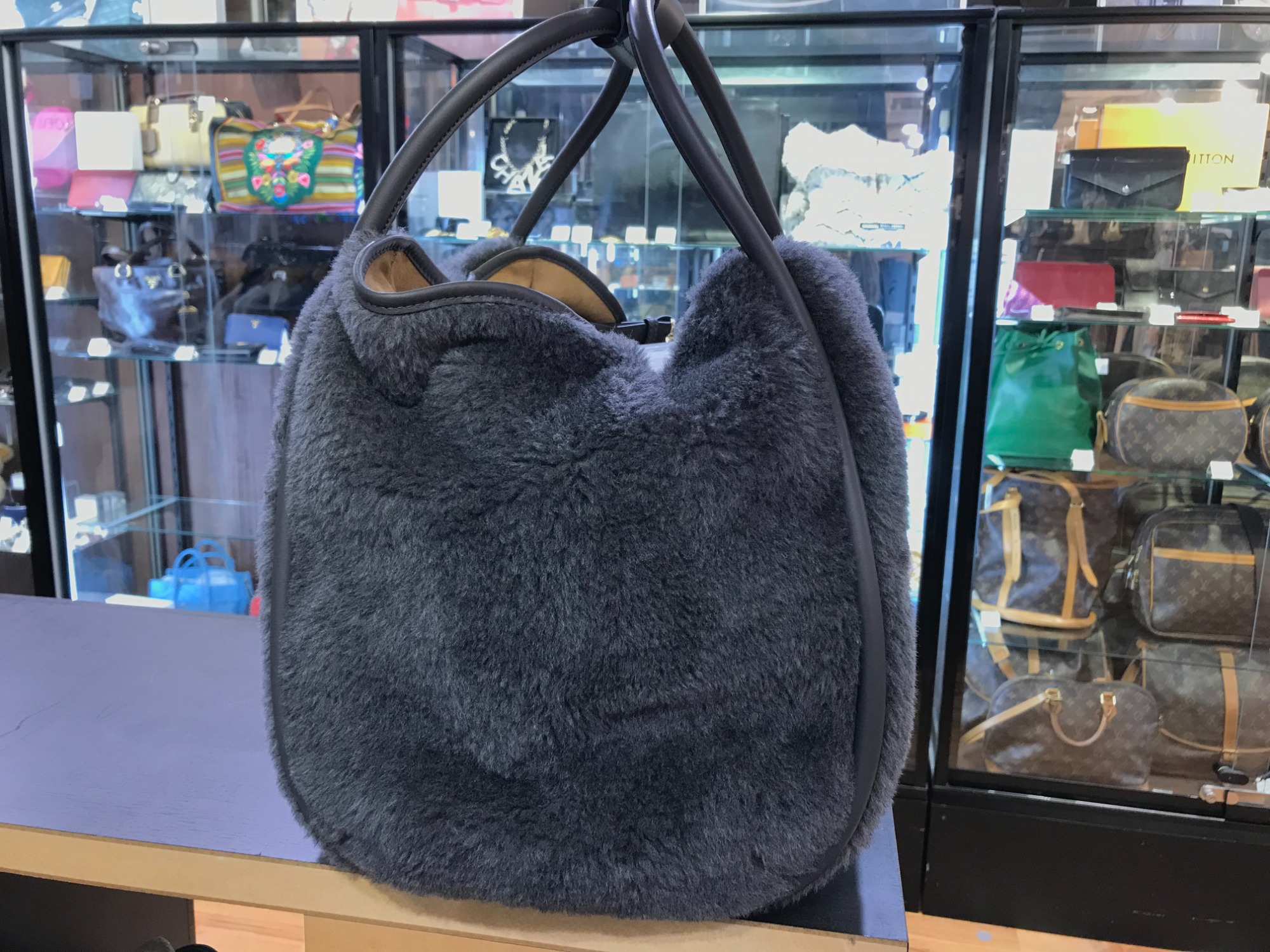 MaxMara / マックスマーラ】テディトートバッグお買取り入荷致しました