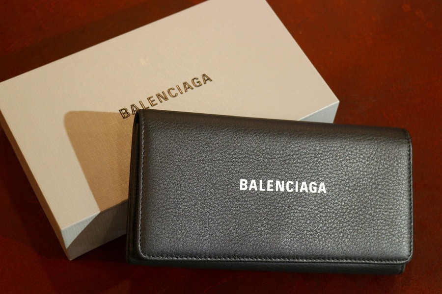 BALENCIAGA/バレンシアガ】からEVERYDAY CONTINENTAL 長財布が入荷しま