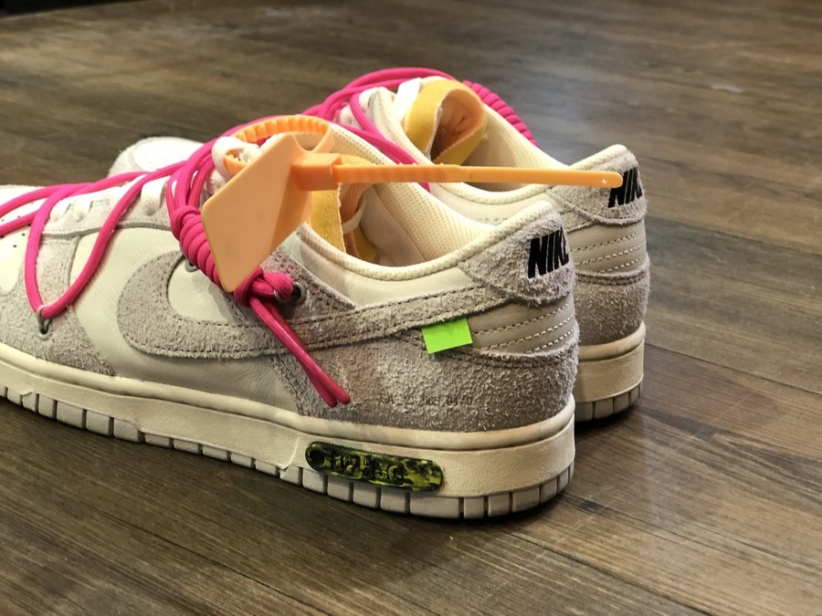 話題のスニーカー【NIKE×Off-White/ナイキ×オフホワイト】DUNK LOW LOT