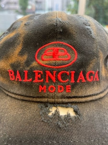 balenciaga/バレンシアガ】からデストロイピアシングキャップを買取