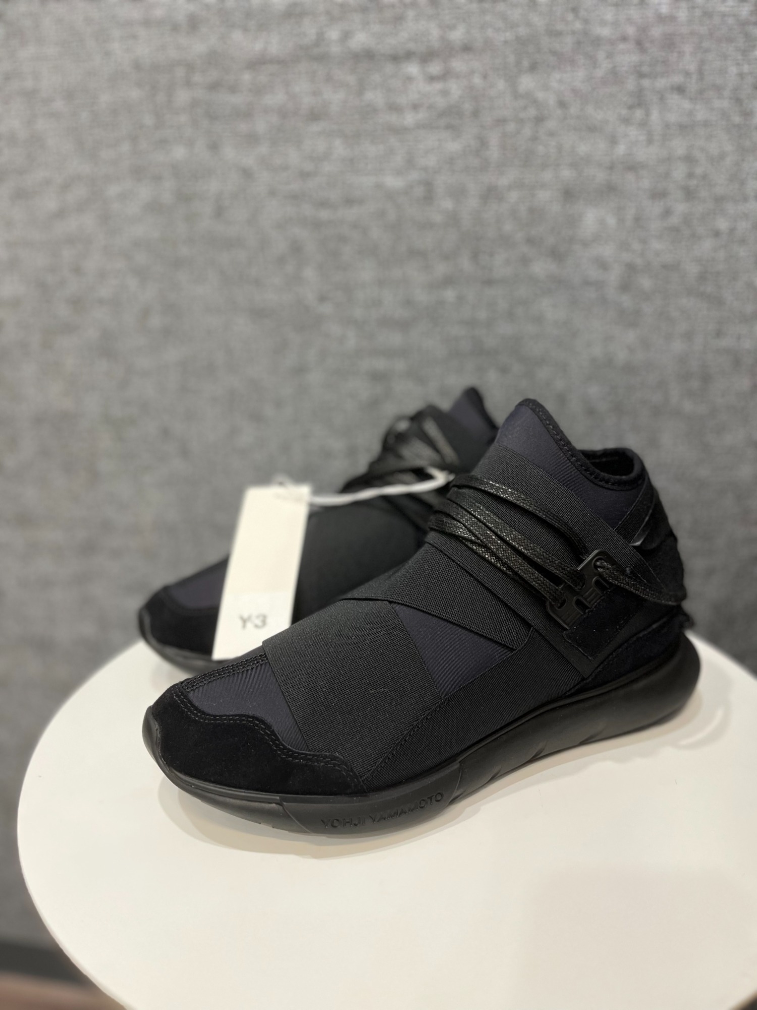 スポーツモードの代表【Y-3/ワイスリー】よりQASA を買取入荷いたしました[2023.06.19発行]｜トレファクスタイル草加店｜洋服・古着の買取と販売の専門店｜トレジャーファクトリー（トレファク）のファッションリユース