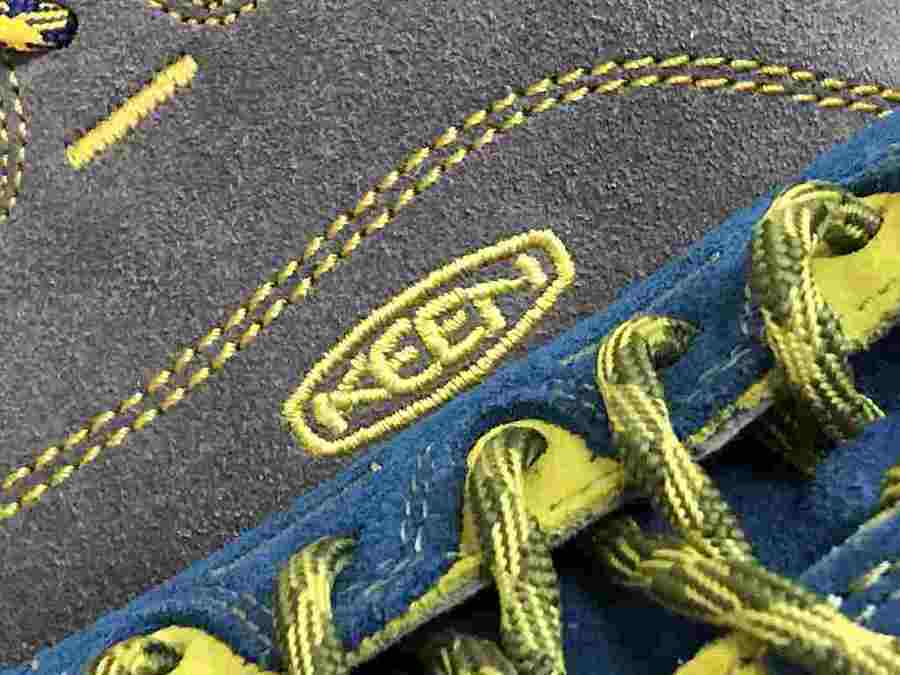 「アウトドアブランドのKEEN 」