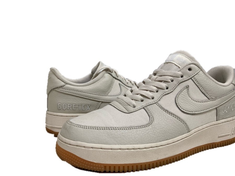 「スニーカーのNIKE AIR FORCE 1 GORE-TEX 」