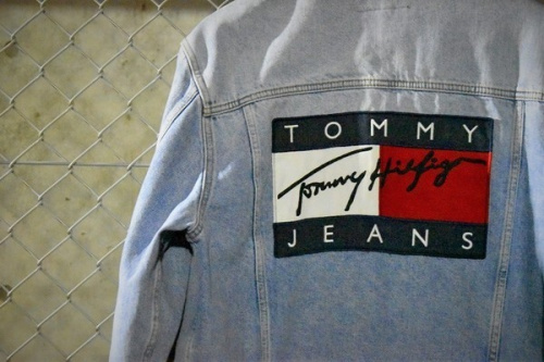 TOMMYJEANS/トミージーンズ】アメリカンクラシックのデニムジャケット 入荷。[2020.02.25発行]｜トレファクスタイル本厚木駅前店｜洋服・古着の買取と販売の専門店｜トレジャーファクトリー（トレファク）のファッションリユース