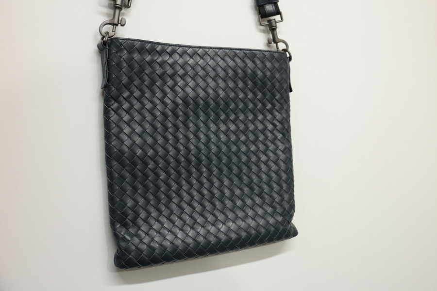 BOTTEGA VENETA(ボッテガヴェネタ)】イントレチャートショルダーバッグ