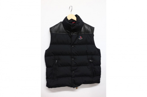 MONCLER×eYe CDG JUNYA WANANABE】ヨーク切替ダウンベスト 入荷！[2019.09.12発行]｜トレファクスタイル八千代店｜洋服・古着の買取と販売の専門店｜トレジャーファクトリー（トレファク）のファッションリユース