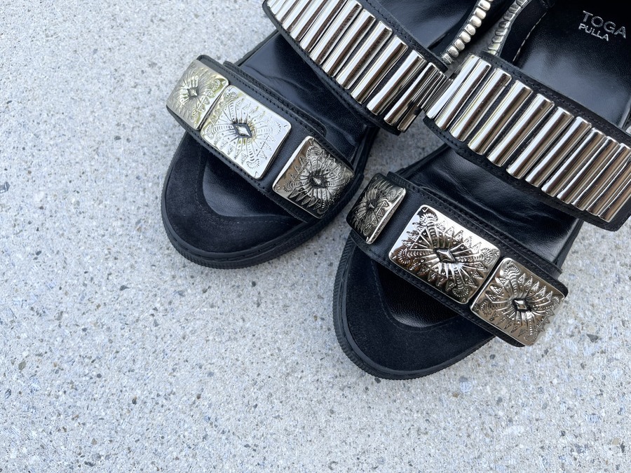 TOGA PULLA/トーガ プルラ】より Metal sneaker sandals を買取入荷