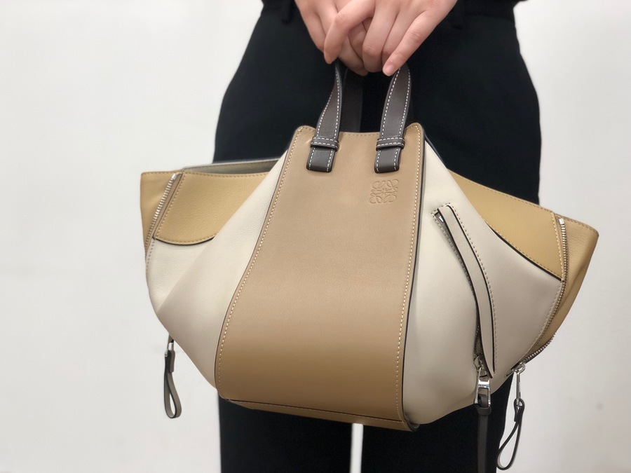 LOEWE/ロエベ】からハンモックスモールバッグ入荷です。[2020.09.18