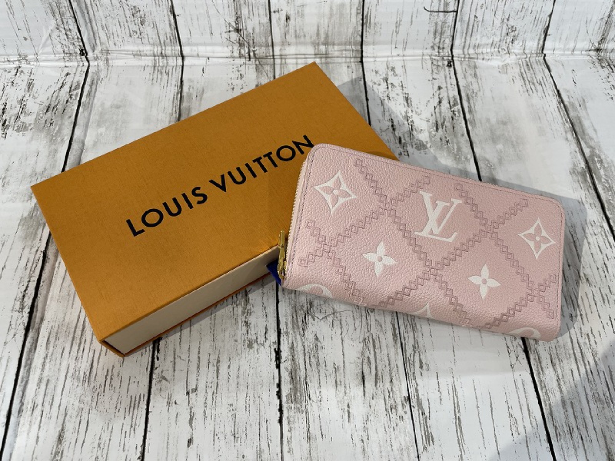 LOUIS VUITTON/ルイヴィトン】 モノグラムアンプラント ブロデリー