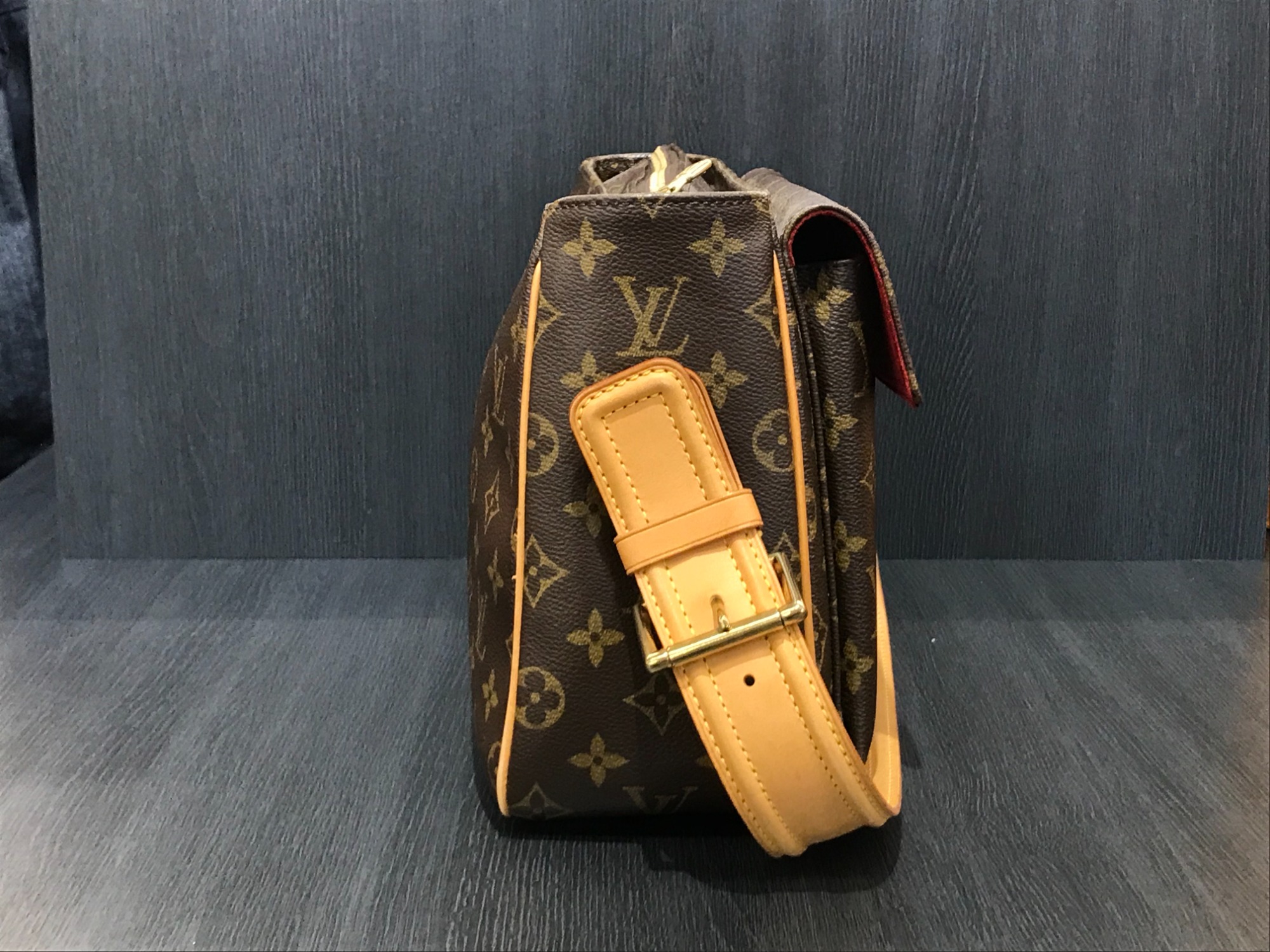 LOUIS VUITTON/ルイヴィトン】ヴィバシテGMショルダーバッグが入荷致し 