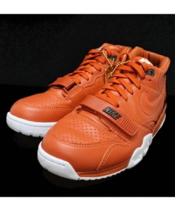 買取・査定情報 ナイキ×フラグメントデザイン NIKE × FRAGMENT Design AIR TRAINER 1 MID オレンジ  806942-881｜洋服や古着の買取と販売【トレファクスタイル】