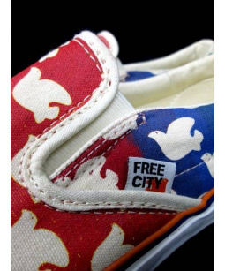 買取・査定情報 FREE CITY × VANS フリーシティ ヴァンズ スリッポン メンズ SIZE 10  ハリウッドランチマーケット取り扱い｜洋服や古着の買取と販売【トレファクスタイル】