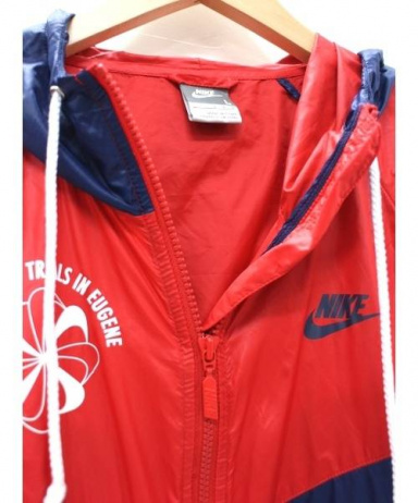 買取 査定情報 Nike ナイキ ヴィンテージ復刻ナイロンパーカー メンズ ネイビー レッド Size L ゴツナイキ風車 洋服や古着の買取と販売 トレファクスタイル