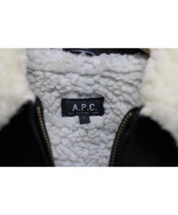 買取・査定情報 A.P.C. 【アーペーセー】 裏ボアラムレザージャケット ボンバージャケット｜洋服や古着の買取と販売【トレファクスタイル】