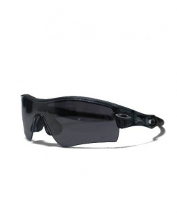 買取・査定情報 OAKLEY【オークリー】 サングラス 未使用品 ブラック 09-671 ケース・取説付 RADAR PATH  参考価格27.300円（税抜）｜洋服や古着の買取と販売【トレファクスタイル】