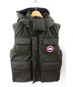 買取・査定情報 CANADA GOOSE カナダグース ダウンベスト SIZE M カーキ 未使用品 品番3339JMD  参考上代48,300円｜洋服や古着の買取と販売【トレファクスタイル】