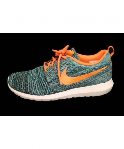 買取・査定情報 NIKE ナイキ ローシフライニット メンズ グリーン SIZE_27cm 677243-009 ROSHE_FLYKNIT  参考価格￥13.000-｜洋服や古着の買取と販売【トレファクスタイル】