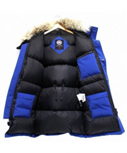 買取・査定情報 CANADA GOOSE カナダグース YORKTON（ヨークトン） Sサイズ ユナイテッドアローズ完全別注モデル  14AWコバルトブルー 美品｜洋服や古着の買取と販売【トレファクスタイル】